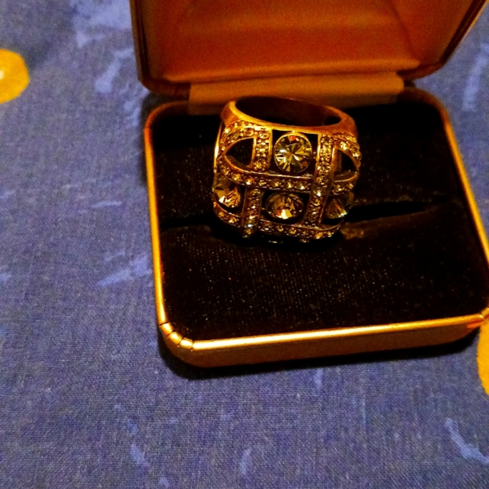 Heidi daus ring 8.5 size